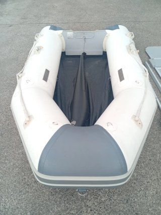 Barca Zodiac Ocean Bay 2,70m con matrícula CHE.