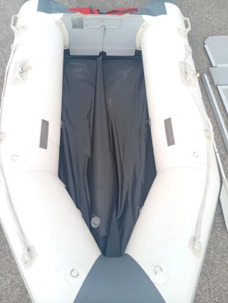 Barca Zodiac Ocean Bay 2,70m con matrícula CHE.