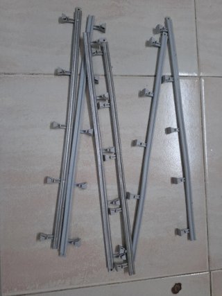 Vallas slot para maquetas , unas pintadas de gris