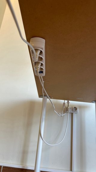 Mesa Ikea con 2 Flexos
