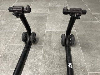 Caballete para rueda delantera moto