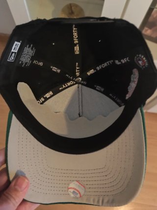 Gorra New Era 9FORTY A's Negra y Verde