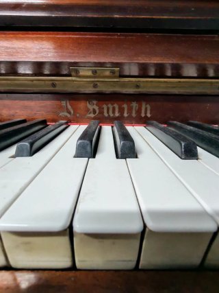 Piano J. Smith Vintage + Banqueta
