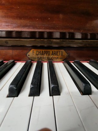 Piano J. Smith Vintage + Banqueta