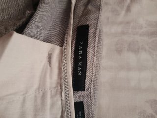 Pantalón tobillero hombre gris