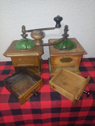 2 Molinillos de Café Vintage