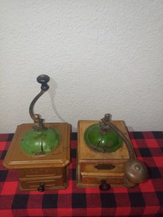 2 Molinillos de Café Vintage