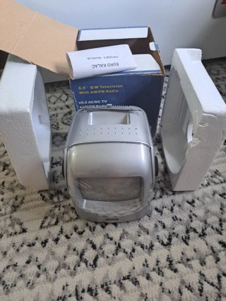 TV y Radio Portátil Euro Kalac Plata