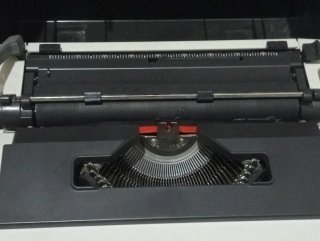 Máquina de escribir Olivetti Lettera 42