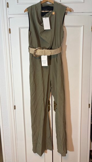 Mono Zara verde con cinturón beige (Envio Inpost)