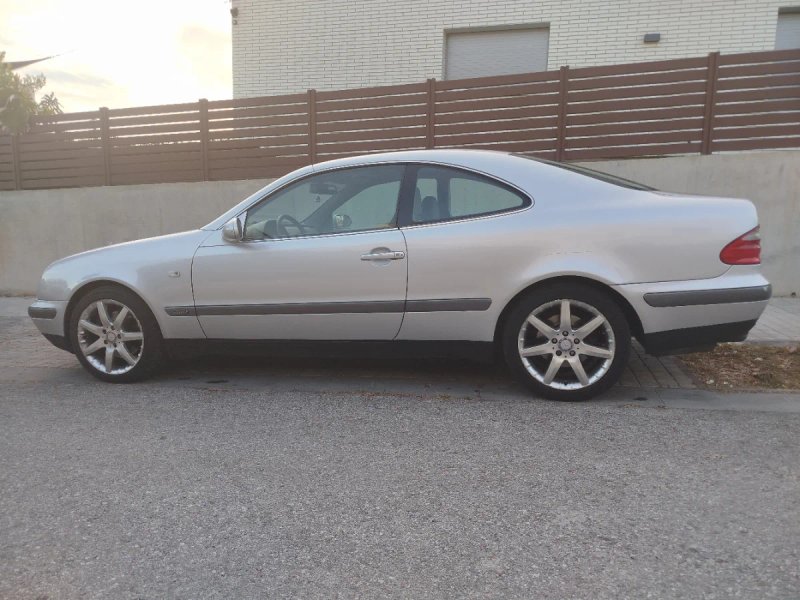 Mercedes-Benz  CLK 1998 - foto 1