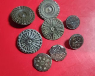 Botones antiguos civiles de bronce. S.XVII -XVIII