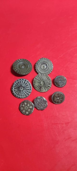 Botones antiguos civiles de bronce. S.XVII -XVIII
