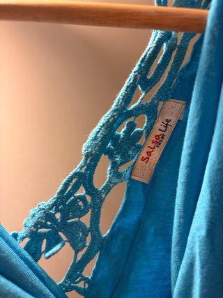 Top largo azul Salsa con espalda de encaje