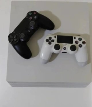 Consola PS4 + 2 Mandos (Negro y Blanco)