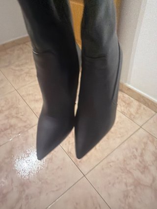 Botas altas de cuero negras