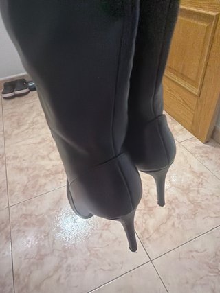 Botas altas de cuero negras