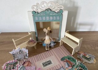 Mini teatro in legno decorato per Maileg