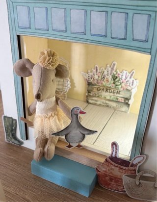Mini teatro in legno decorato per Maileg