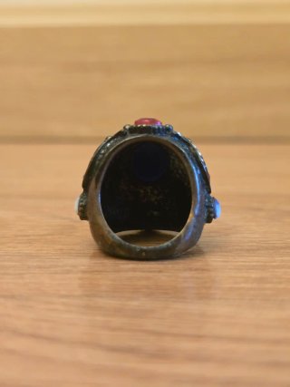 Anillo Vintage Grande Pedrería Negra