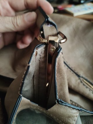 Bolso Bimba y Lola marrón y dorado