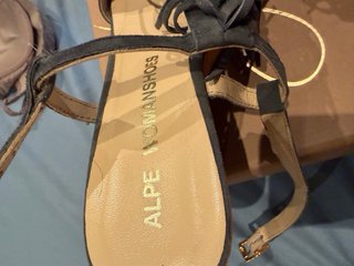 Sandalias cuña azules con flecos de ante