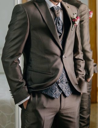 Traje de Novio Roberto Vicentti Marrón