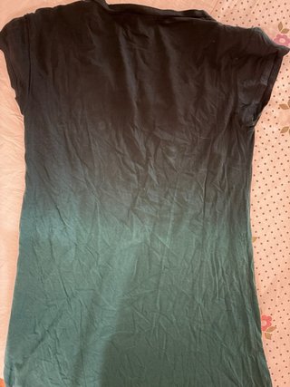 Camiseta Guess Degradada con Adornos