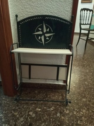 Estantería toallero baño metal y madera
