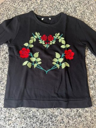 Jersey Lefties negro con corazón floral – Talla S