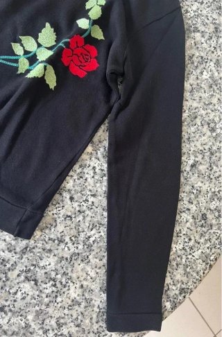 Jersey Lefties negro con corazón floral – Talla S