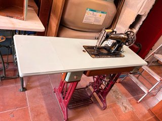 Máquina de coser Singer antigua