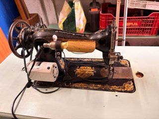 Máquina de coser Singer antigua