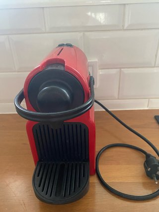 Macchina da caffè Nespresso rossa