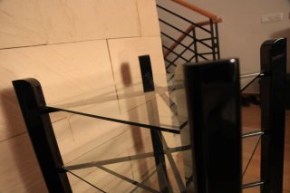 Mueble 4 estantes madera y cristal