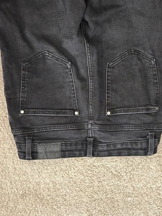 Pantalones vaqueros Zara negros Talla 38