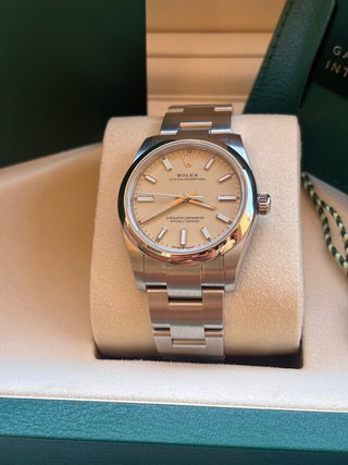 Rolex Oyster Perpetual 34mm  Ref. 124200