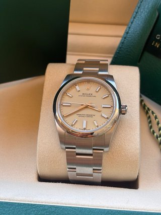 Rolex Oyster Perpetual 34mm  Ref. 124200
