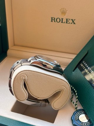 Rolex Oyster Perpetual 34mm  Ref. 124200