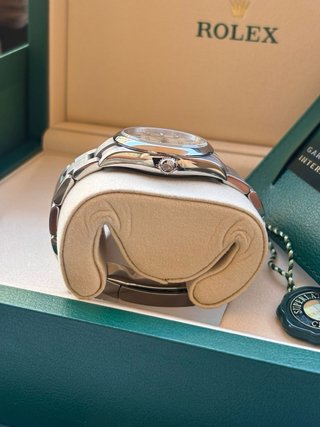 Rolex Oyster Perpetual 34mm  Ref. 124200