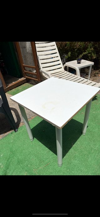 Mesa auxiliar blanca Ikea