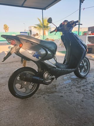 Beta Ark 49cc Scooter Azul