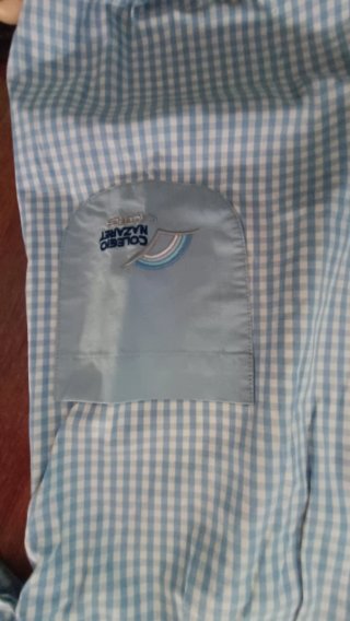 Bata escolar cuadros azul y blanco