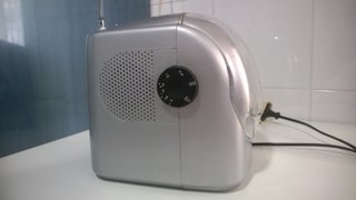 TV B/N + Radio AM/FM Stevenson Compacta