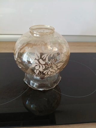 Pantalla de cristal con flores