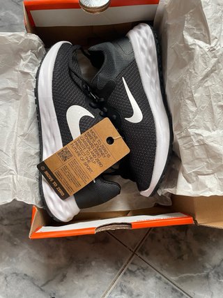 Zapatillas Nike Revolution 6 Negras Blancas