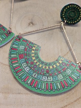 Pendientes colgantes de madera con diseño