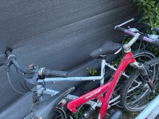 Bicicletas y patinete infantil