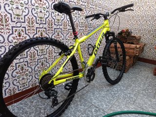 Bicicleta de Montaña Titan 26 Amarilla