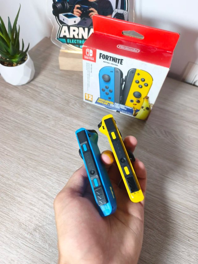 Joy-Cons Nintendo Switch Fortnite Edición Original